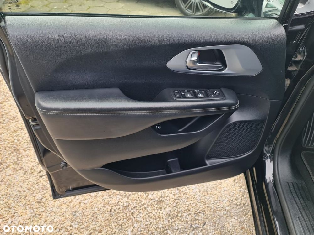 Chrysler Pacifica - 30