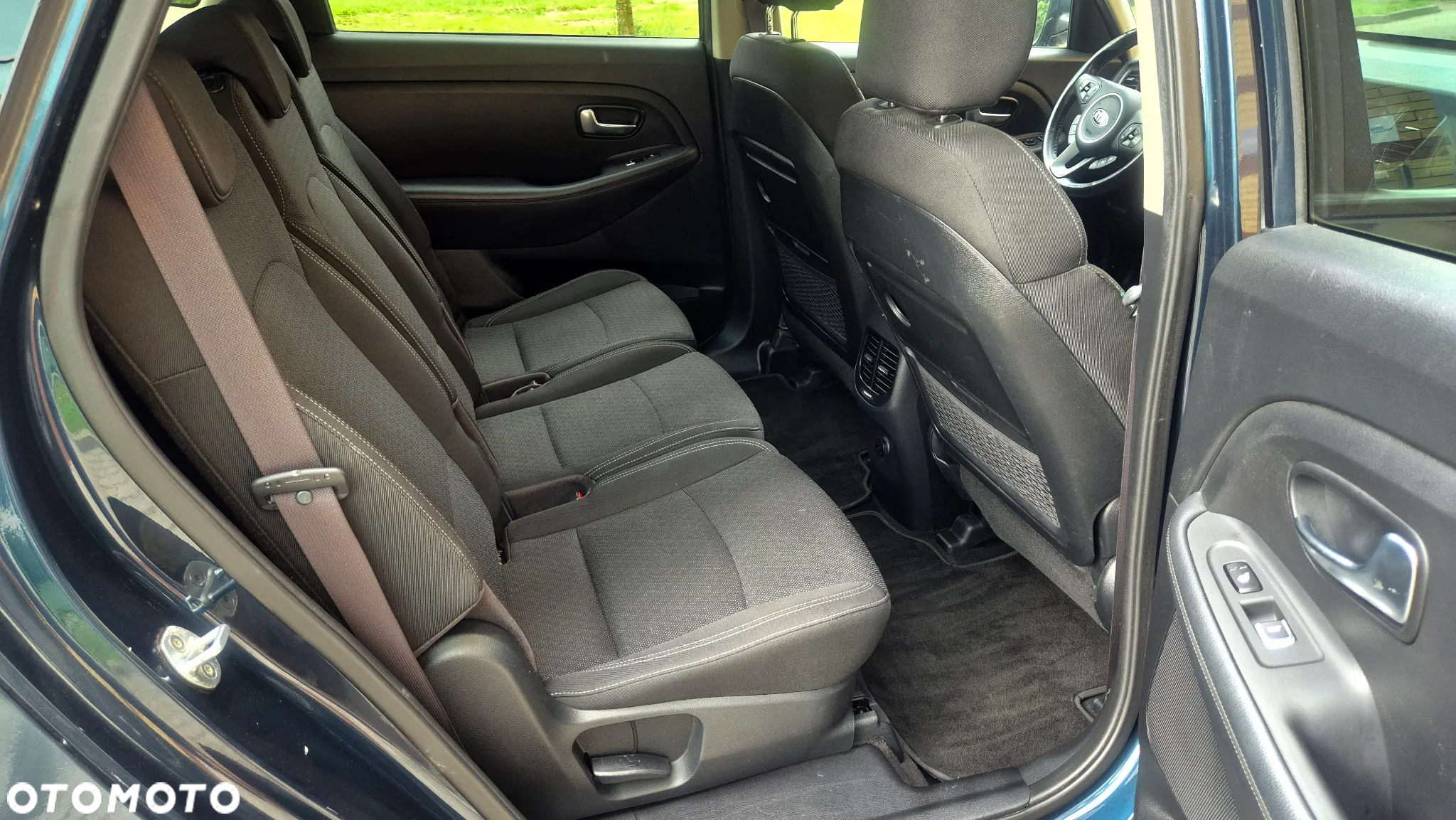 Kia Carens 1.6 GDI Dream Team Edition - 21