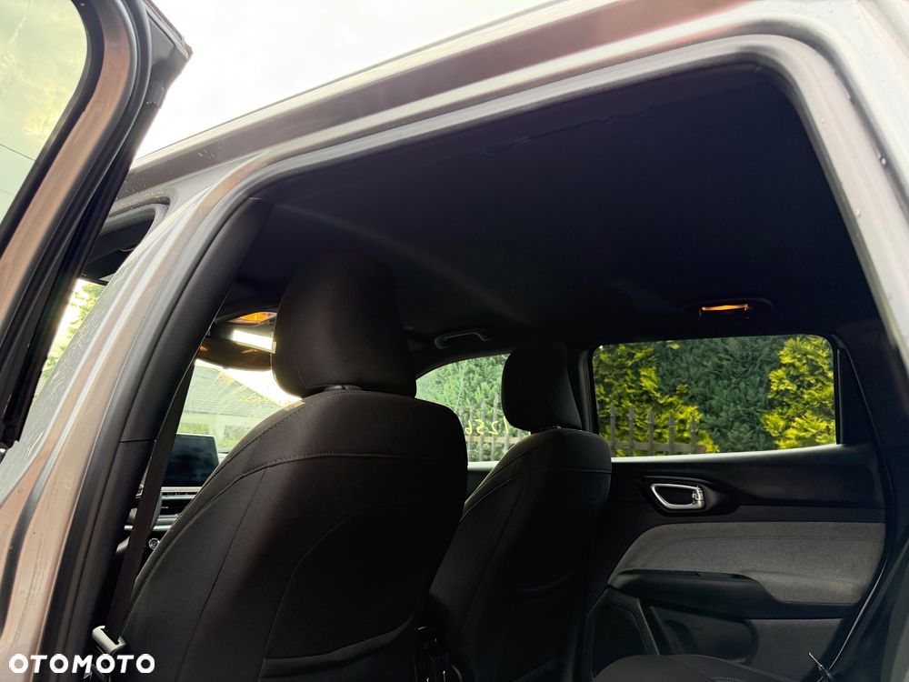 Jeep Compass - 26