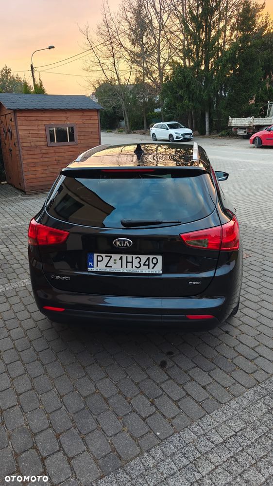 Kia Ceed 1.6 CRDi 136 ISG Spirit - 14
