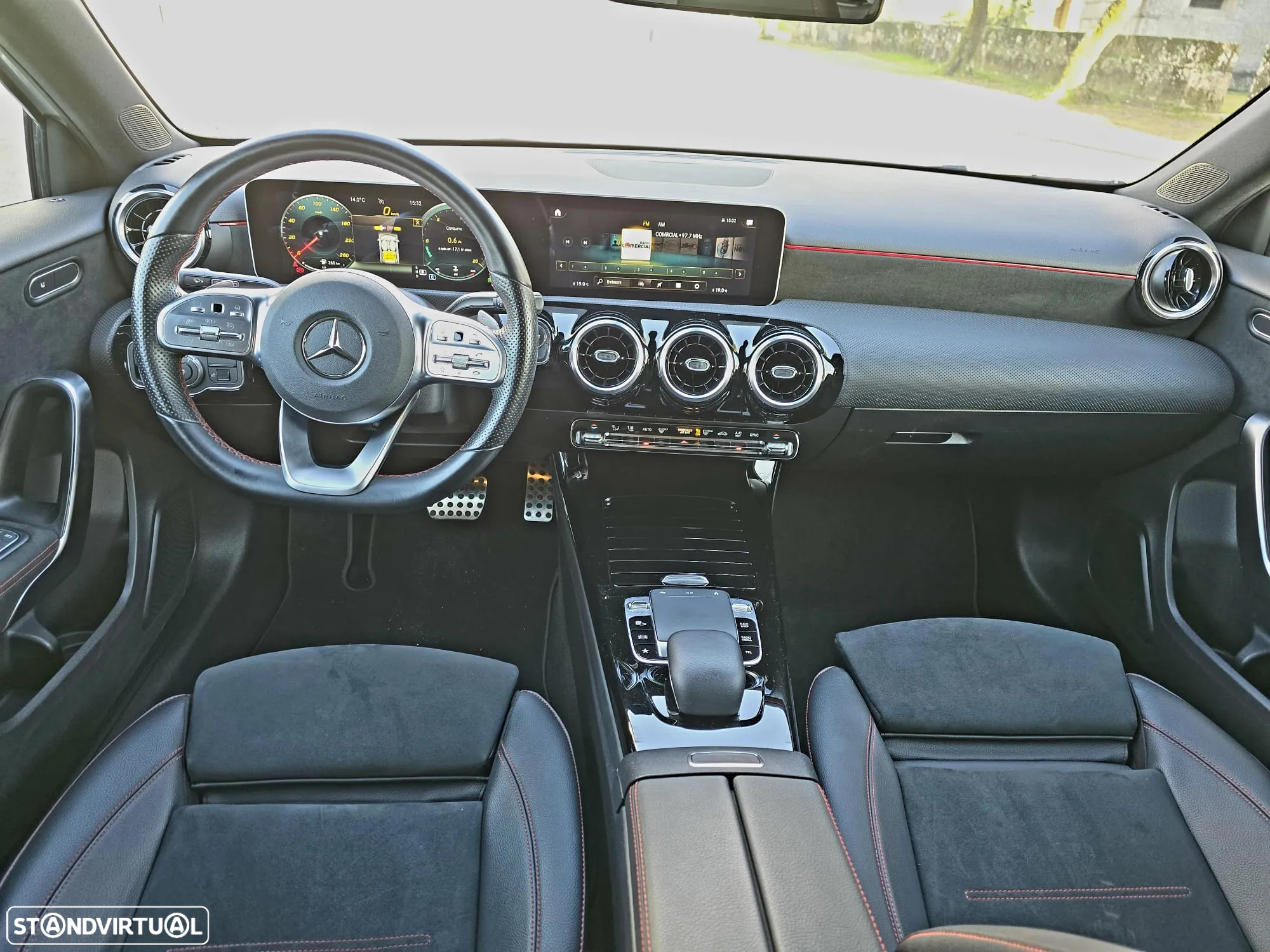 Mercedes-Benz A 180 7G-DCT AMG Line - 4