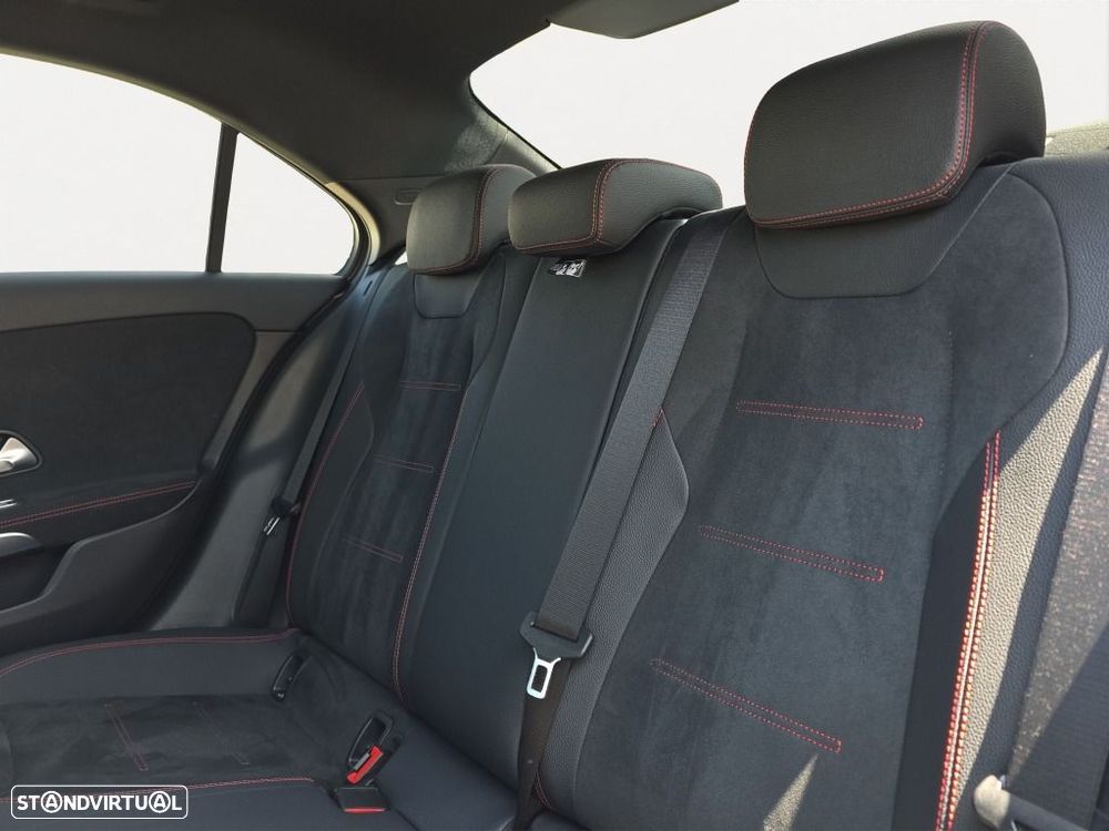 Mercedes-Benz A 250 Limousine - 16