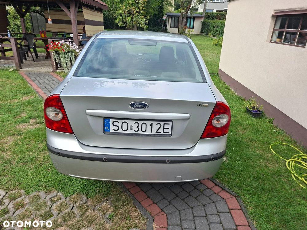 Ford Focus 1.8 TDCi Ghia - 6