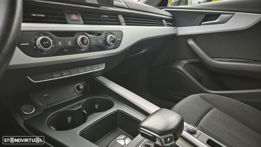 Audi A4 Avant 30 TDI S tronic - 30