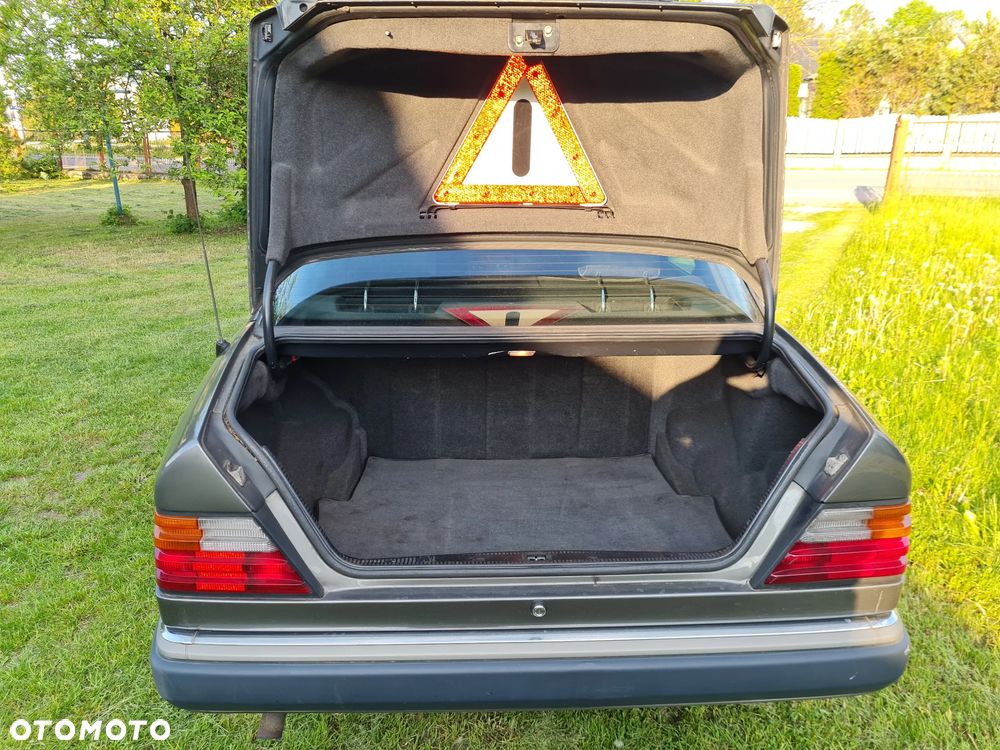 Mercedes-Benz W124 (1984-1993) - 23