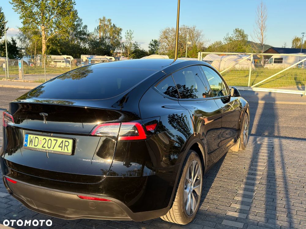 Tesla Model Y - 2