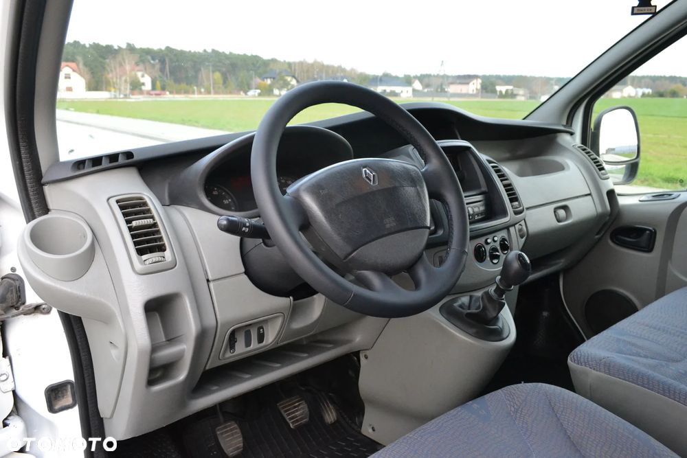 Renault Trafic - 12
