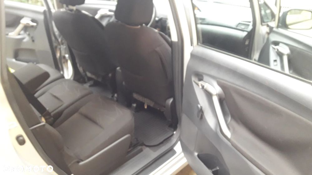 Toyota Verso 1.6 5-Sitzer - 30