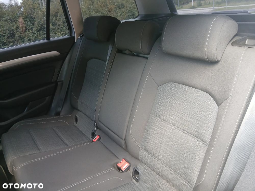 Volkswagen Passat 2.0 TDI SCR DSG Elegance - 24