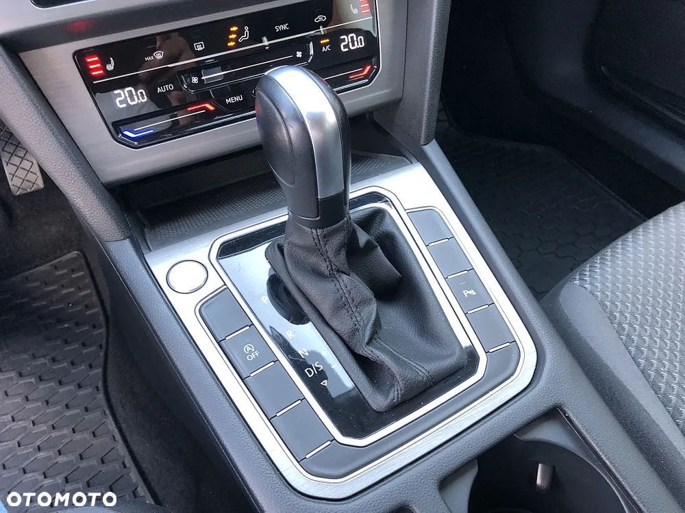 Volkswagen Passat 2.0 TDI EVO Business DSG - 22