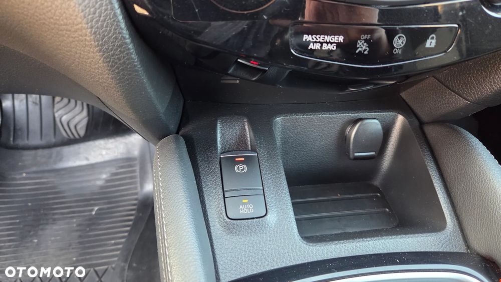 Nissan Qashqai 1.5 dCi N-CONNECTA - 24