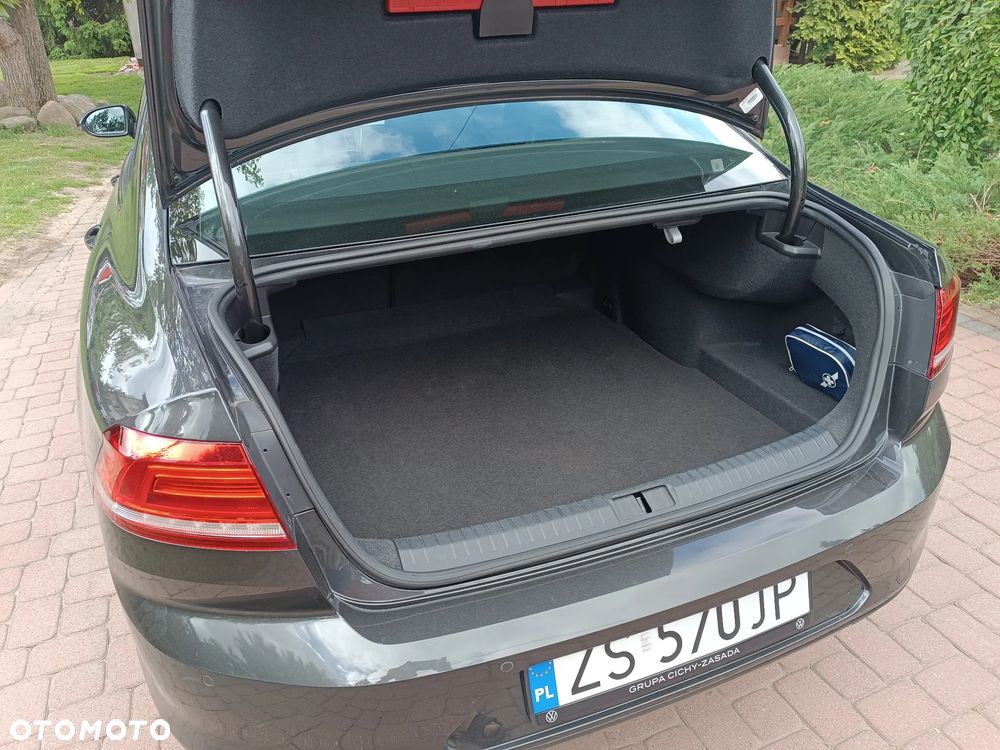 Volkswagen Passat 1.4 TSI BMT Trendline - 23