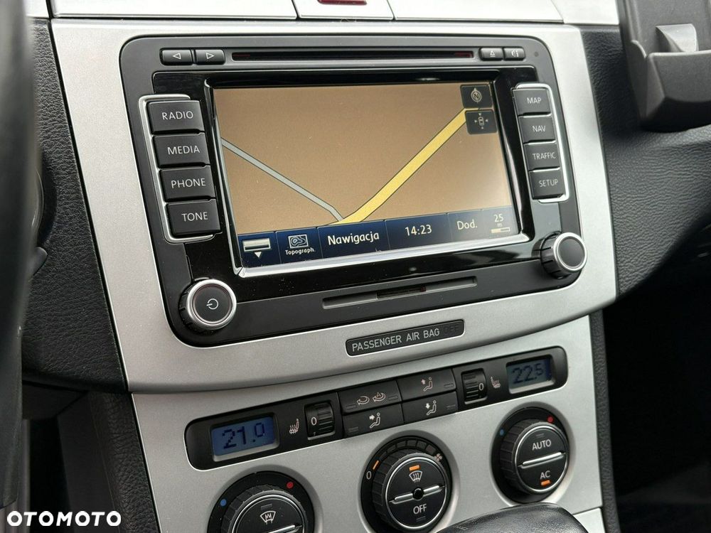 Volkswagen Passat - 29
