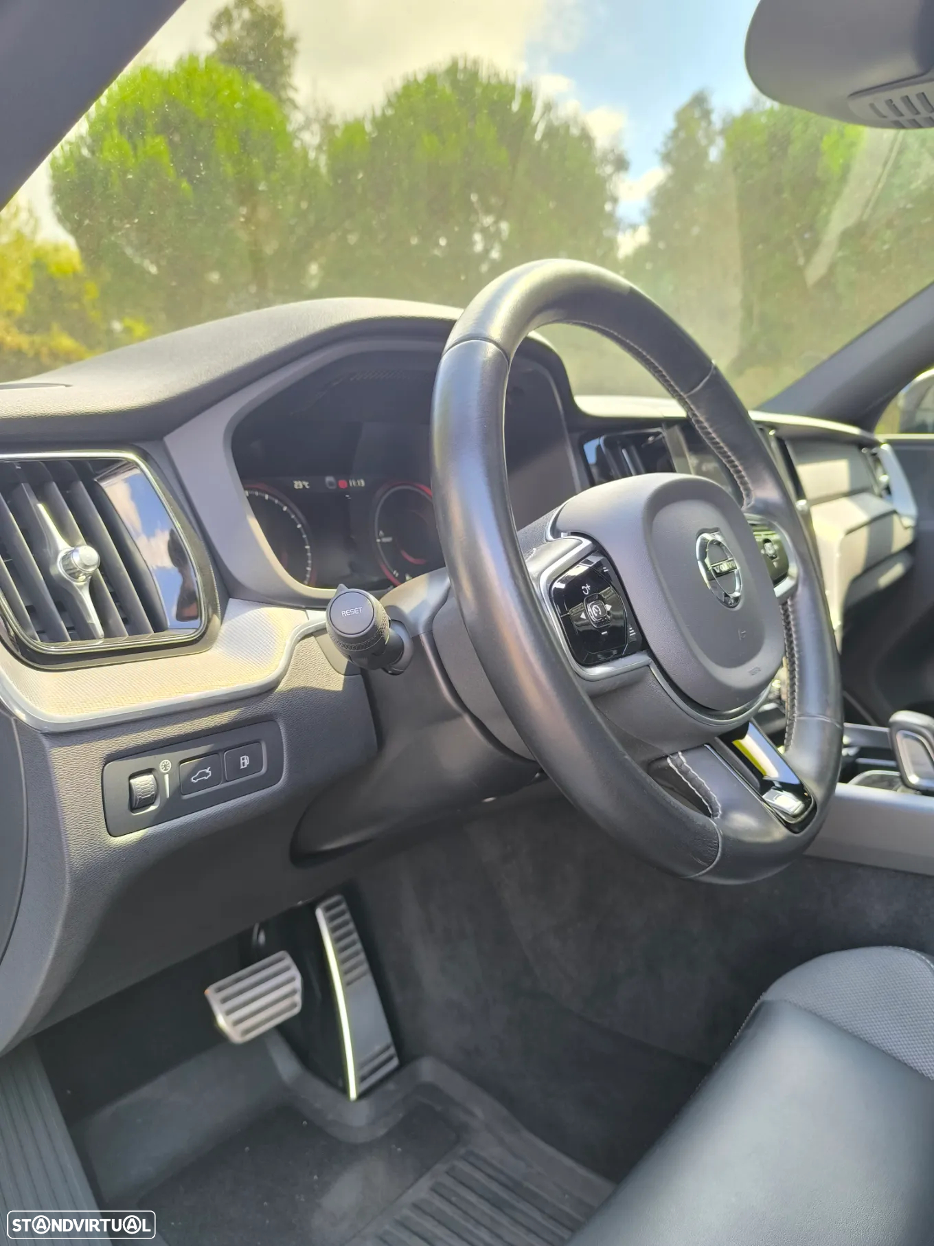 Volvo XC 60 2.0 T8 PHEV R-Design Expression AWD - 18