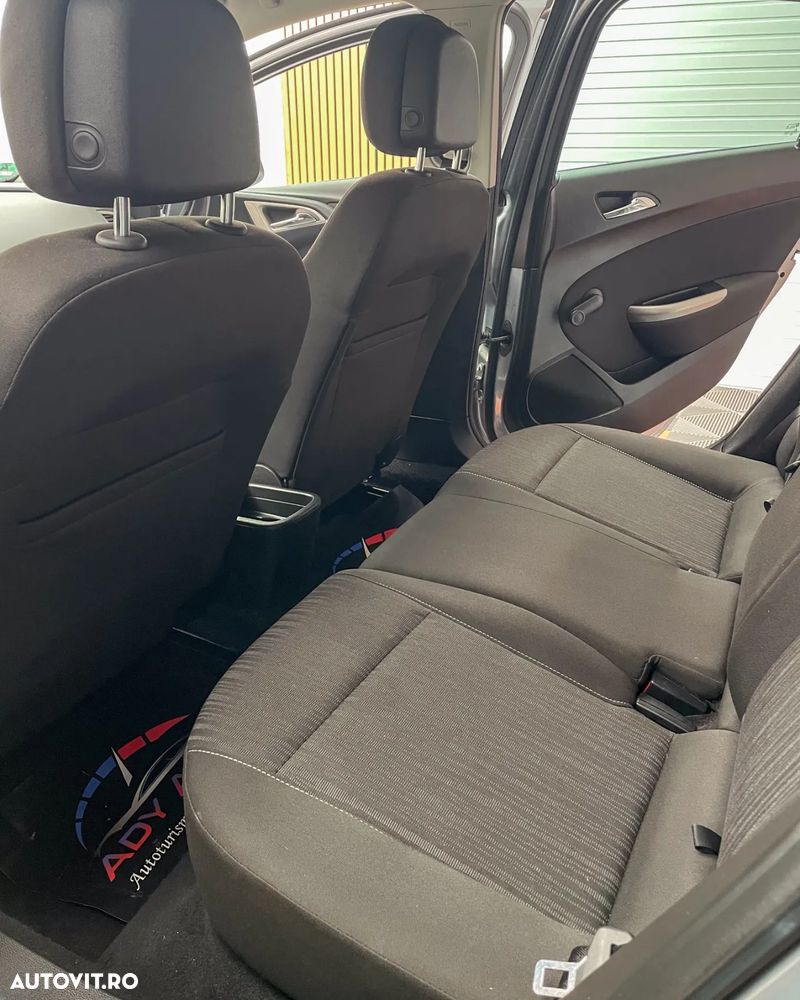 Opel Astra 1.7 CDTI Cosmo - 11