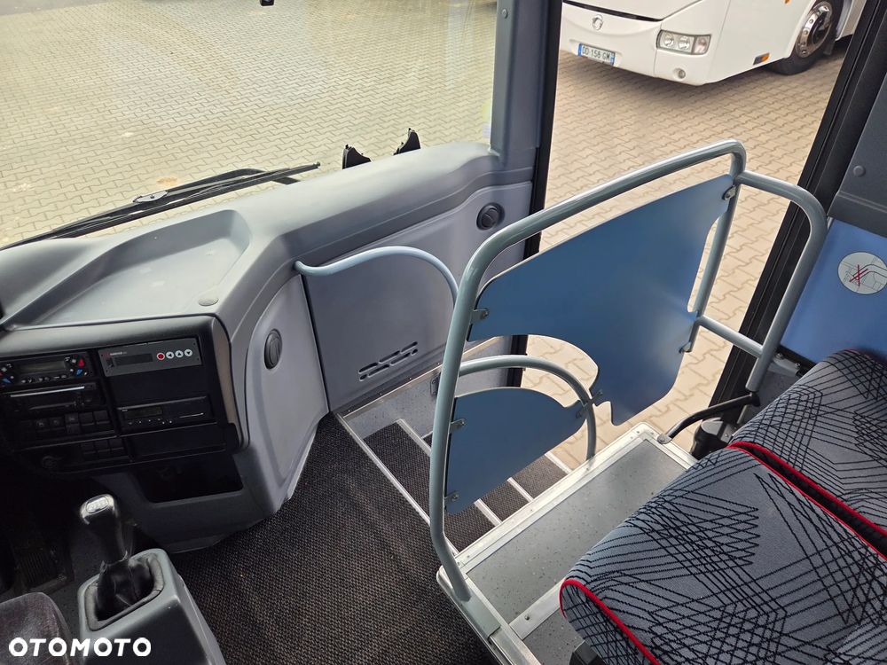 Iveco CROSSWAY/ SPROWADZONY/ 186 000 KM / MANUAL/ 64 MIEJSCA + STOJĄCE - 36