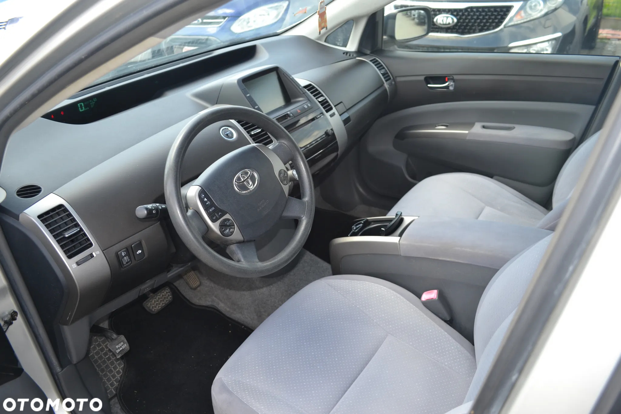 Toyota Prius - 11