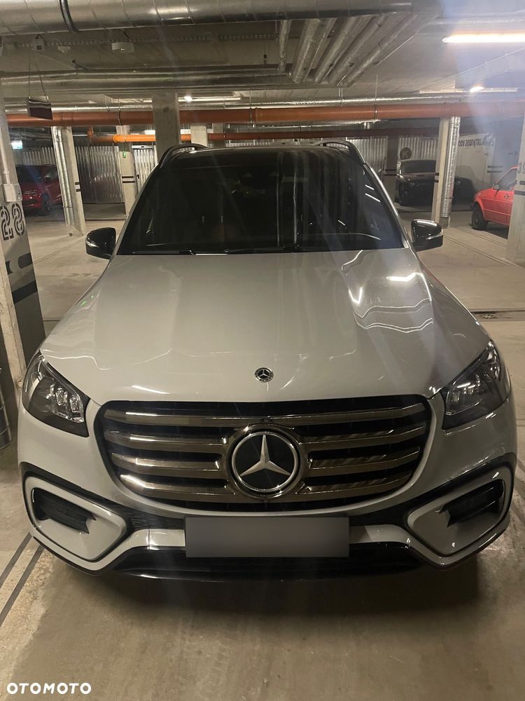 Mercedes-Benz GLS - 1