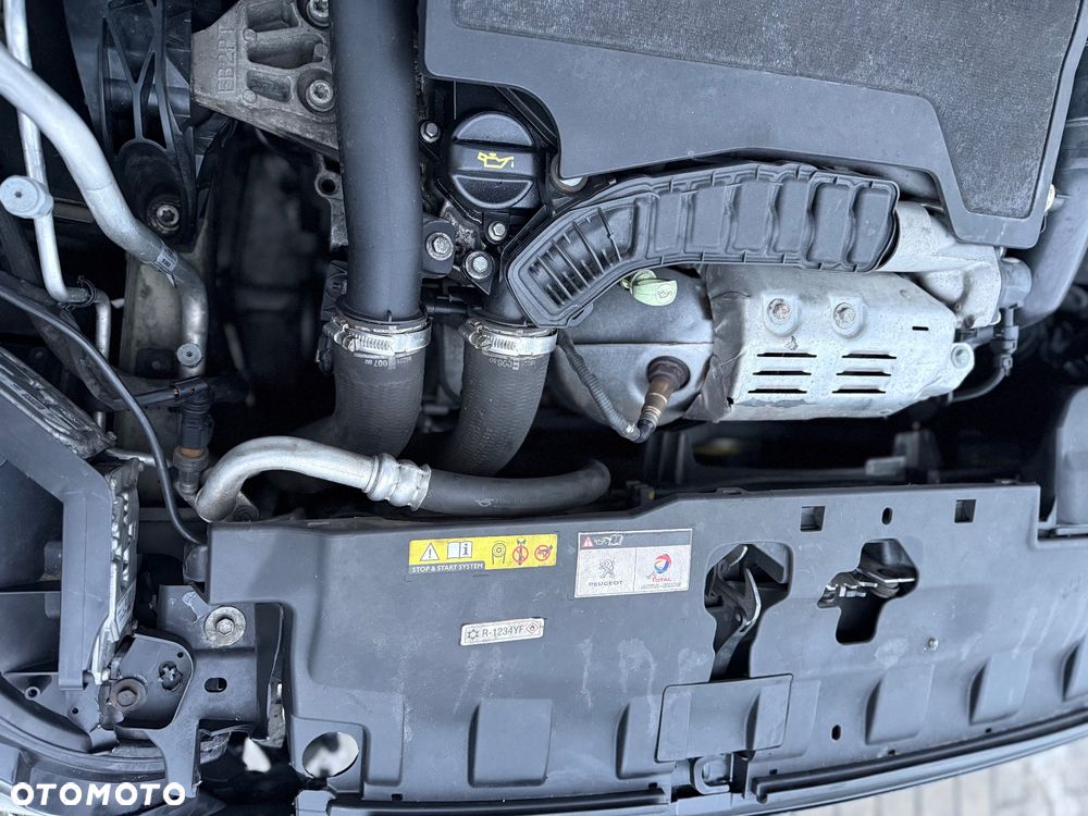 Peugeot 308 PureTech 130 GPF EAT8 Stop & Start GT - 33