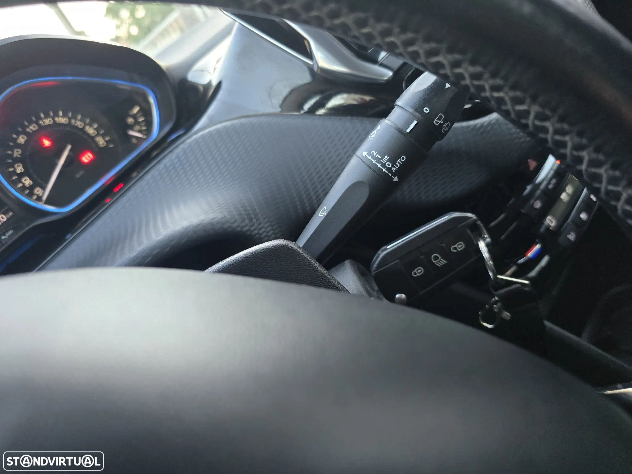 Peugeot 2008 1.6 e-HDi Allure - 19