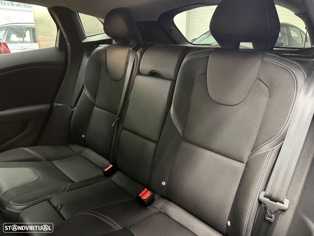Volvo V40 1.5 T3 Sport Edition R Geartronic - 35
