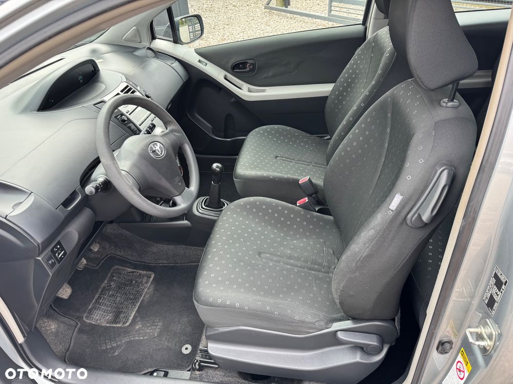 Toyota Yaris - 14