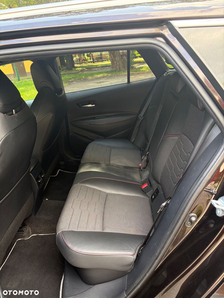 Toyota Corolla 2.0 Hybrid Executive - 12