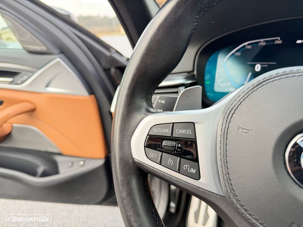 BMW 530 e Pack M - 40