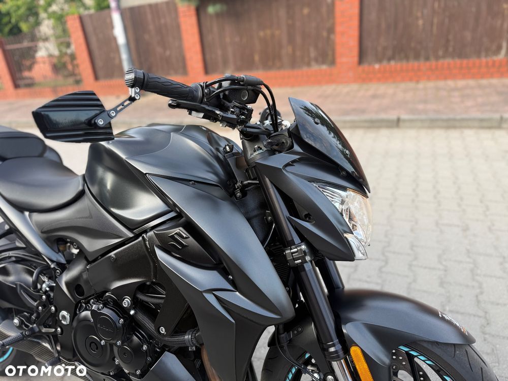 Suzuki GSX - 4