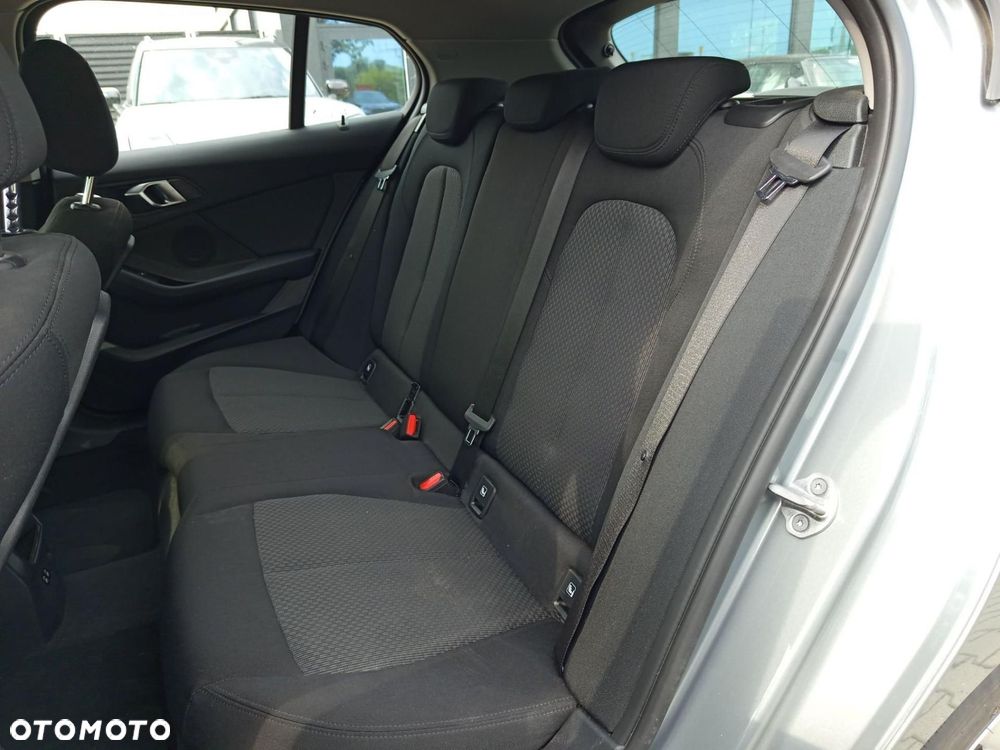 BMW Seria 1 - 21