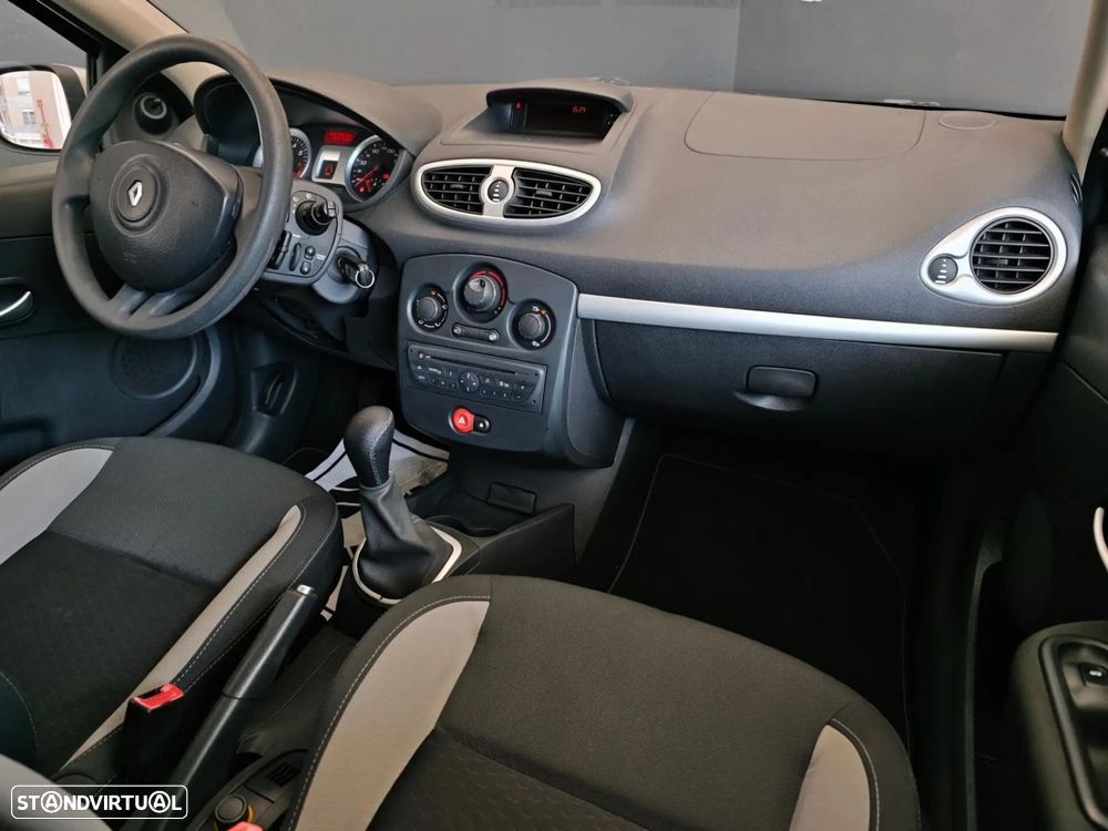 Renault Clio - 40