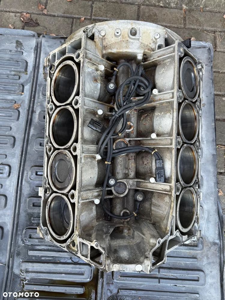 kompletny blok dol silnika wal tloki mercedes 4.7 biturbo a278 278922 - 2