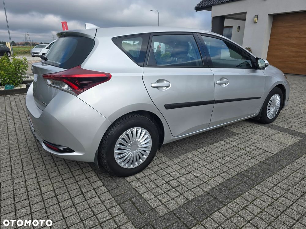 Toyota Auris 1.4 D-4D Active - 3