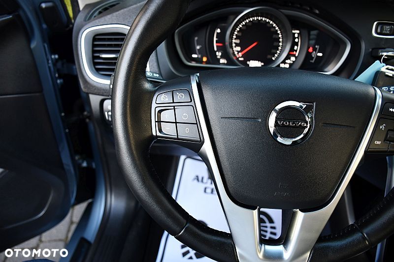 Volvo V40 T3 Momentum - 16