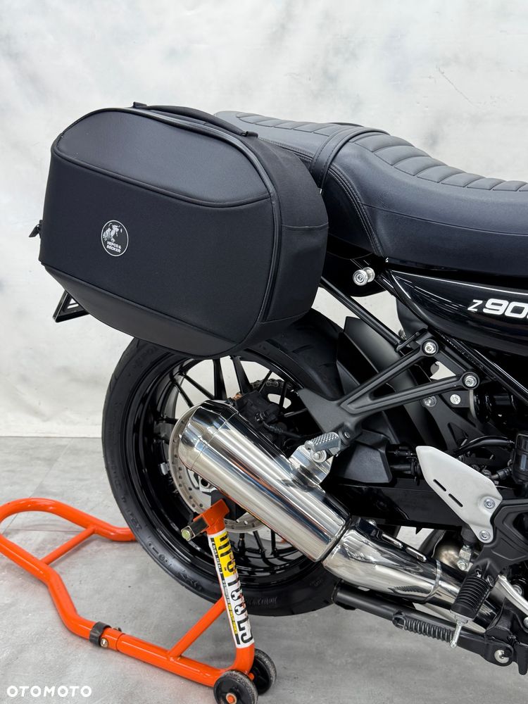 Kawasaki Z 900 RS - 16
