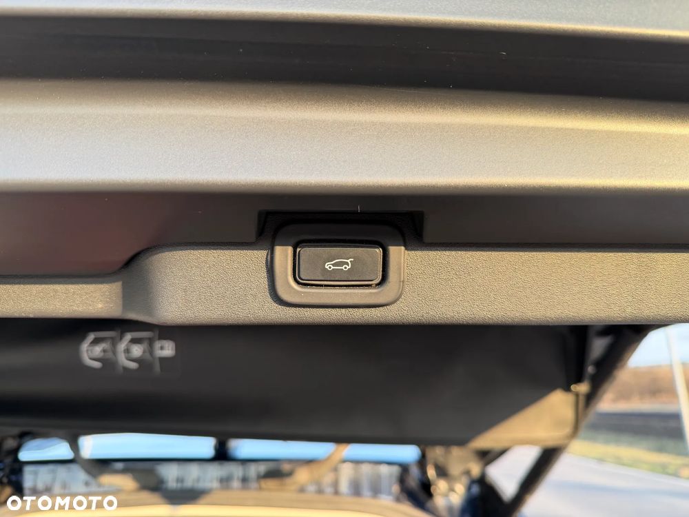 Land Rover Discovery 3.0 D250 mHEV R-Dynamic SE - 27