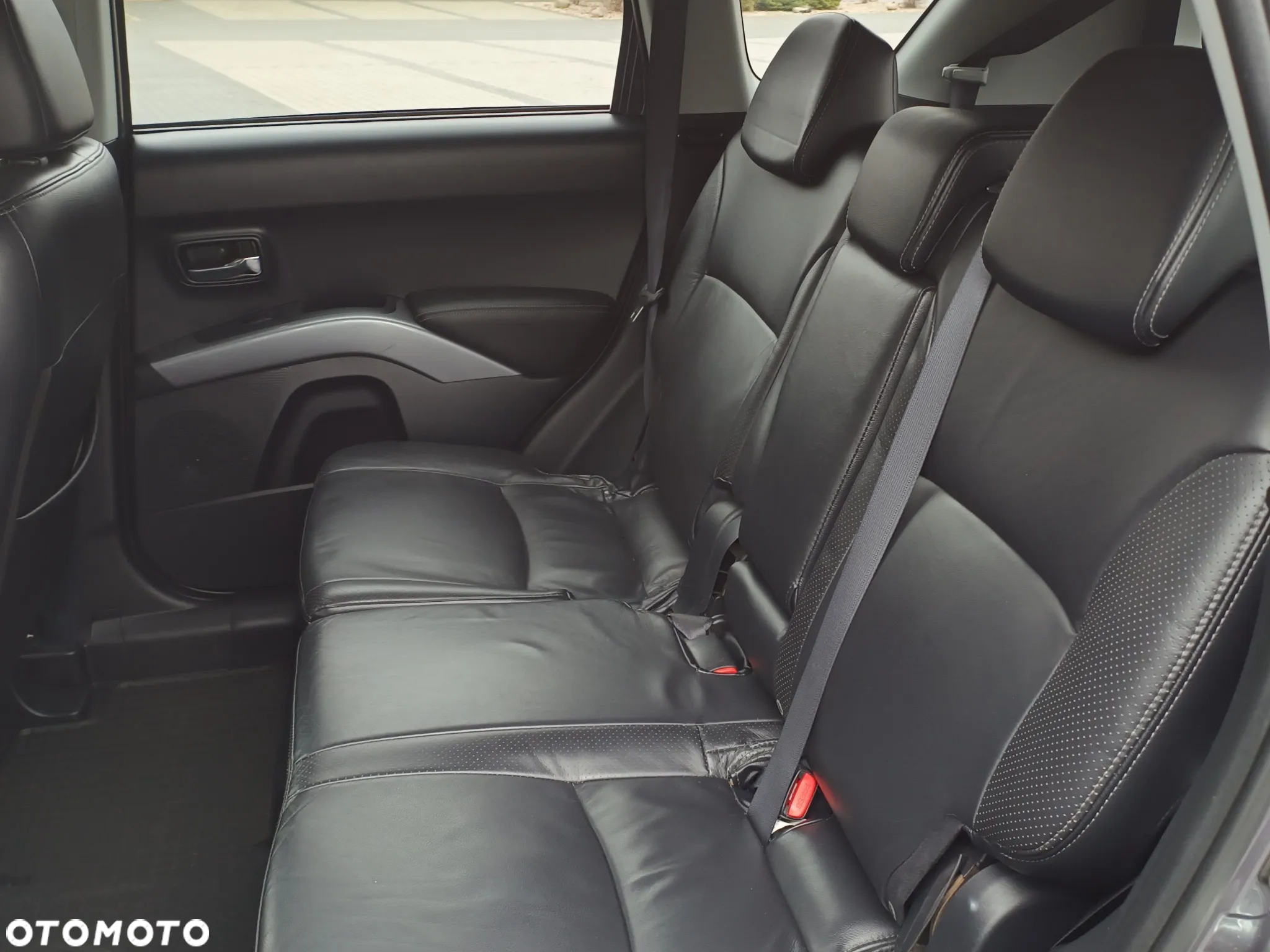 Mitsubishi Outlander 2.4 4WD CVT Instyle - 8