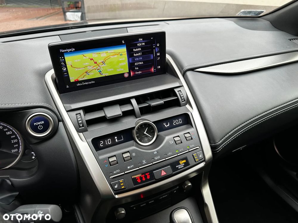 Lexus NX 300h Prestige AWD - 22