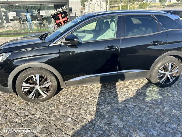 Peugeot 3008 PureTech 130 Stop & Start GPF EAT8 Allure - 9