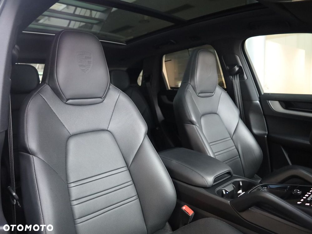 Porsche Cayenne - 17