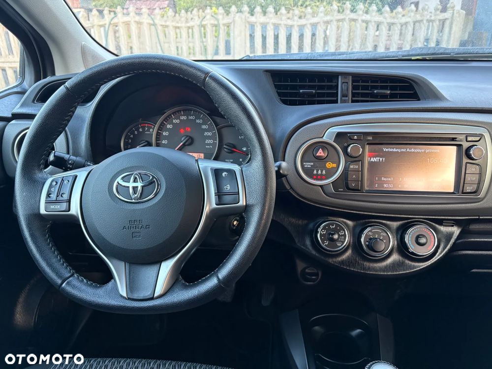 Toyota Yaris - 12