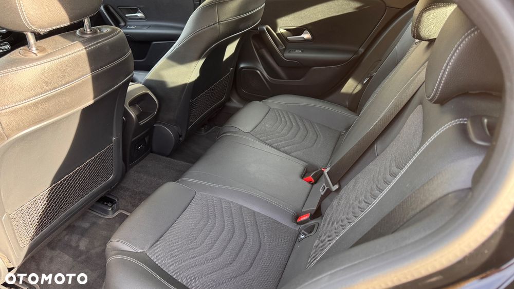 Mercedes-Benz Klasa A 180 7G-DCT - 8