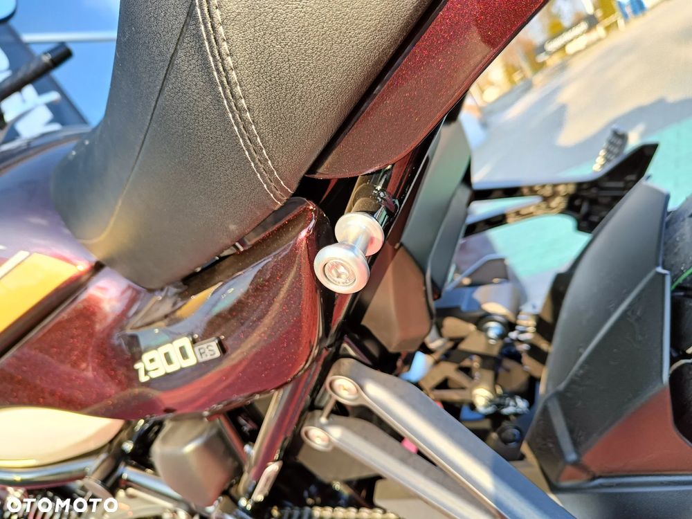 Kawasaki Z 900 RS - 16