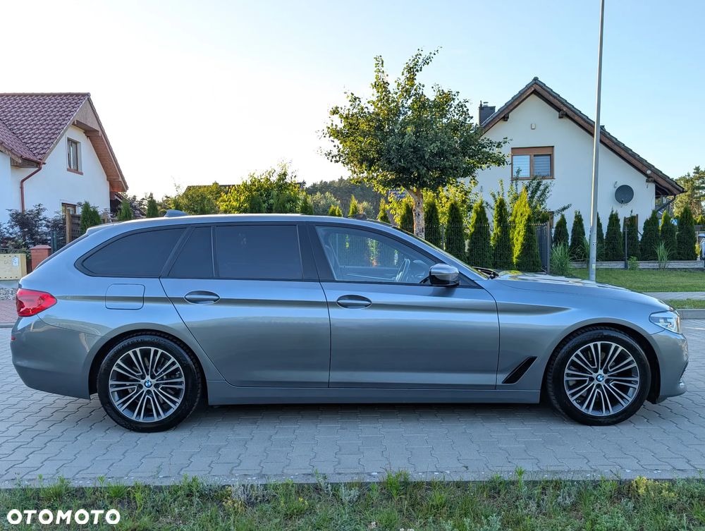 BMW Seria 5 520d Sport Line - 35