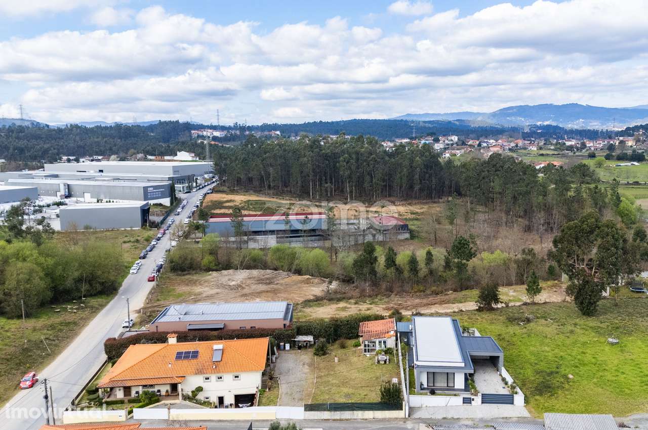 Terreno com 3 Projetos Aprovados | Moradia Individual | 12 min Braga - Grande imagem: 4/28