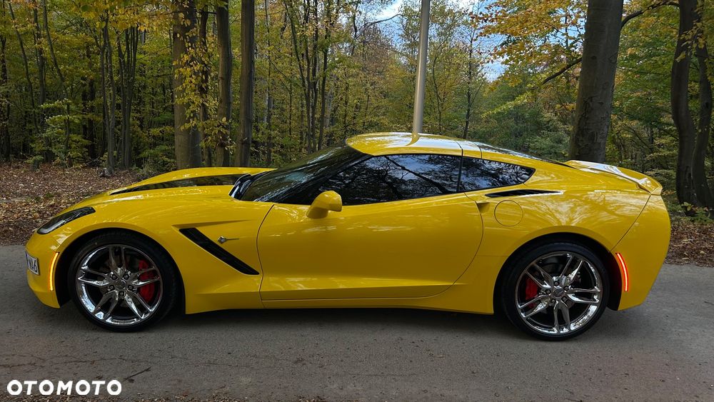 Chevrolet Corvette - 4