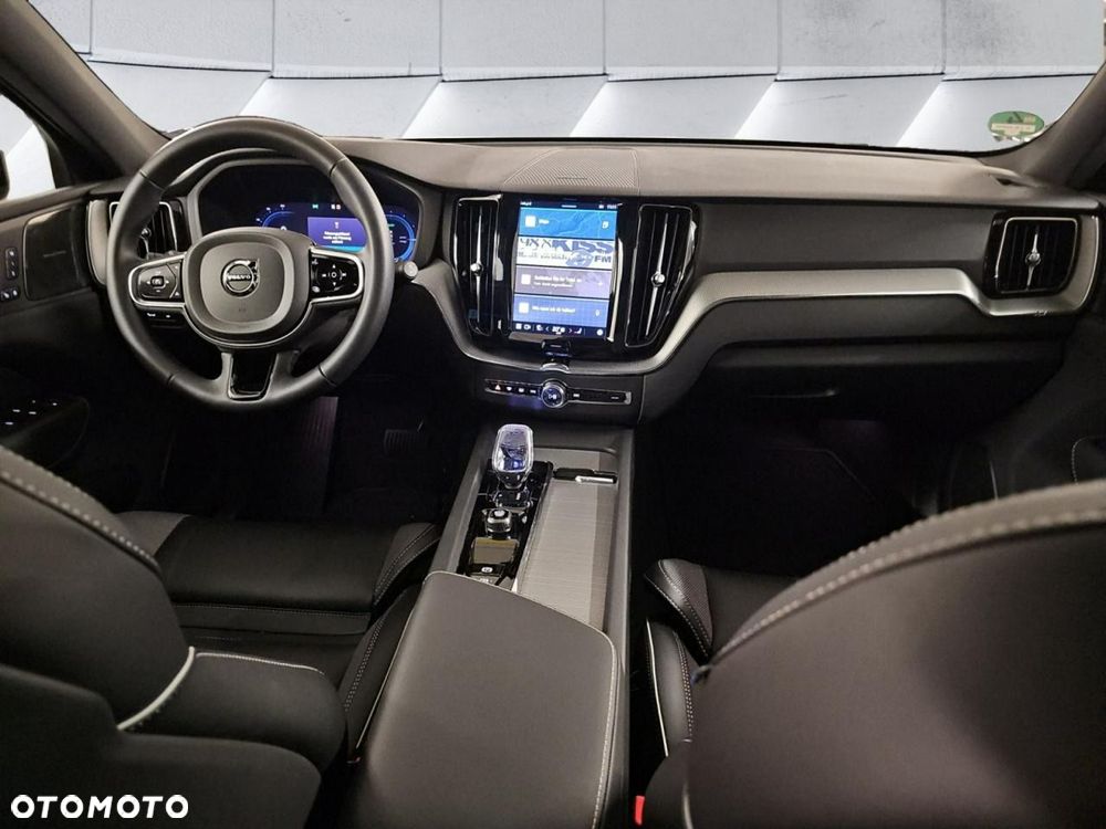 Volvo XC 60 T6 AWD Recharge Plus Black Edition - 5