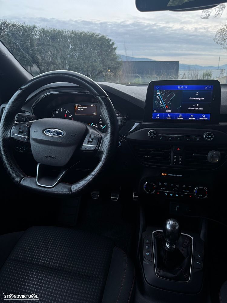 Ford Focus 1.0 EcoBoost S&S ST-Line - 10