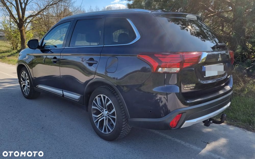 Mitsubishi Outlander 2.0 Intense + Navi 4WD CVT - 27
