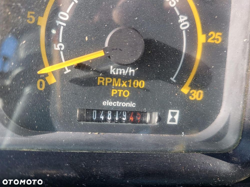 John Deere 5510 - 17